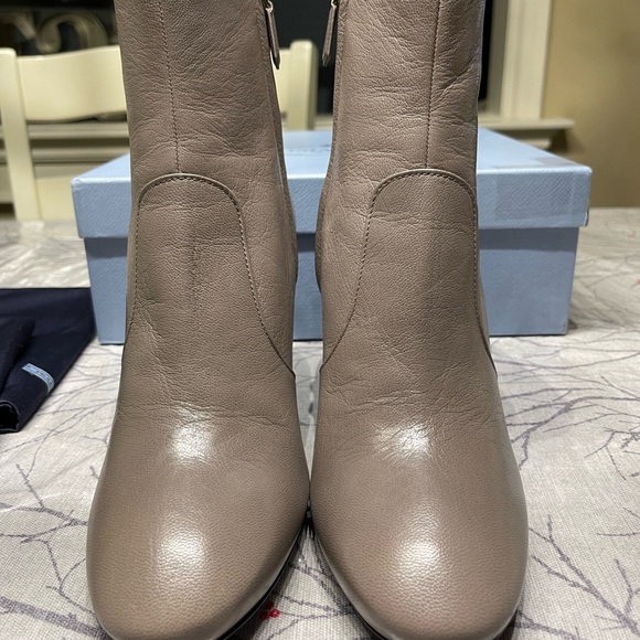 Prada Calzature Donna Boots - Brand New! - Picture 9 of 14